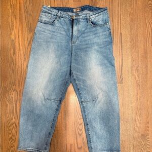 Kut from the Kloth  High Rise Ashley slouchy barrel Jeans